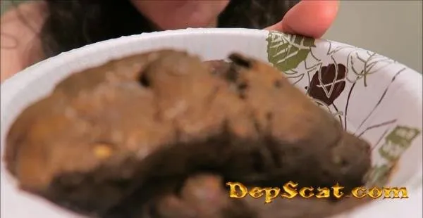 Feeding Time, Slave Love Rachelle - Scat / Solo [FullHD 1080p/394 MB] DepScat