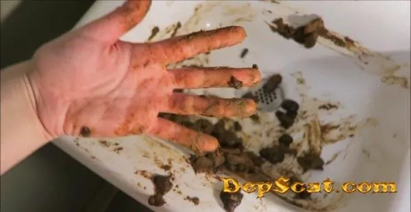 Poop and Smear In Sink Love Rachelle - Scat / Solo [FullHD 1080p/445 MB] DepScat