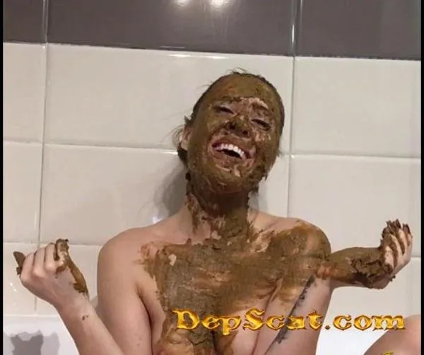 Extreme facial smearing EllaGilbert - Big pile, New scat [FullHD 1080p/1.18 GB]