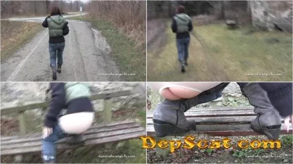 ANGIE SHITTING IN FRONT OF THE CAMERA ACTING AS A STREETGIRL CosmicScat - Big Pile, Dirty, Scat [HD 720p/134 MB]