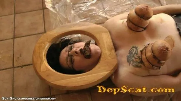 Scat Slut Bondaged ChienneMary - Shit / Fetish [HD 720p/803 MB] DepScat