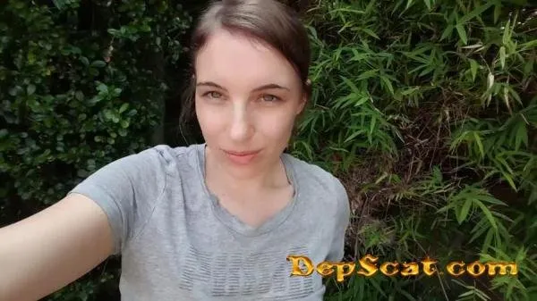 Outside shackled LittleMissKinky - Big Pile / Young Scat Girls [FullHD 1080p/150 MB] DepScat