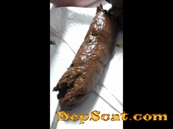 Scatting Girl 15 Kim Koettbullar - Amateur Scat, Solo [HD 720p/238 MB] DepScat