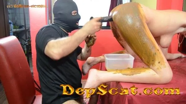 On the table Domina-Victoria -  [FullHD 1080p/656 MB]