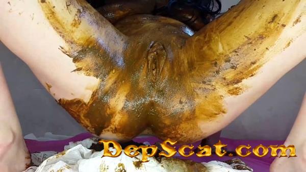 Diaper and Smearing Anna Coprofield -  [FullHD 1080p/1.95 GB]