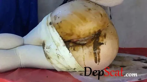 White Pants Anna Coprofield - Defecation [FullHD 1080p/869 MB]