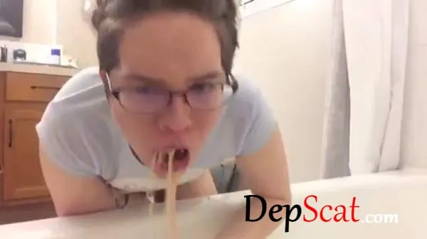 Little Gwen and the Doggy GwenyT - New scat, Scat [FullHD 1080p/694 MB]