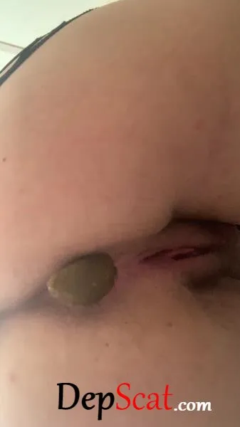 Took my poop out of the toilet Natalielynne699 - Scatology, Solo [UltraHD 2K/756 MB]