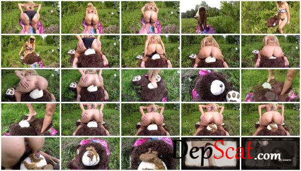 Mr. Teddy in The Woods Solo - Talking, Anal [FullHD 1080p/802 MB]