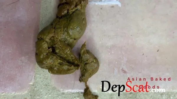 Leaning towards the bed and shitting Marinayam19 - Solo, Shit [FullHD 1080p/511 MB]