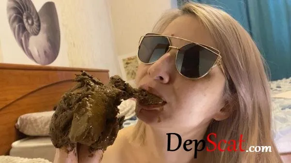 I chew and smear shit, nausea p00girl - Solo, Eat [FullHD 1080p/1.07 GB] DepScat