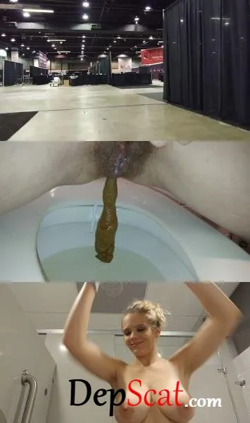 Public Porn Convention Pee and Surprise Poop! CandieCane - Solo, Outdoor, Big Tits [FullHD 1080p/1.12 GB] DepScat