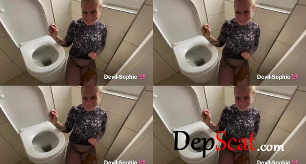 Come and shit on my nylon tights - violent diarrhea Devil Sophie (SteffiBlond) - Scat, Piss, Toilet [UltraHD/222.95 MB]