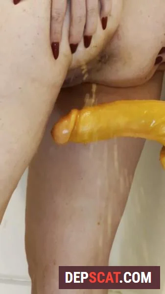 Enema in the Shower FreckledRED - Solo, Defecation, Dildo [HD 720p/32.9 MB]