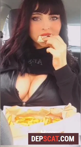 French fry feeding time for slav Domina Marbella - Solo, Toilet Slavery [UltraHD 2K/137 MB]