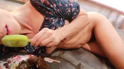 Ice Cream Party Sabrina Dacos - Defecation, Solo [FullHD 1080p/225 MB]