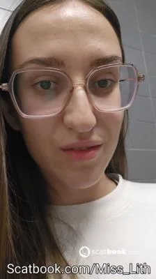 Shitting 22 Miss Lith - Shit, Spain [SD/65.4 MB]