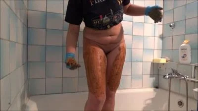 Shitty Thighs Breakfast Mistress Roberta - Fetish, Romanian [SD/393 MB]