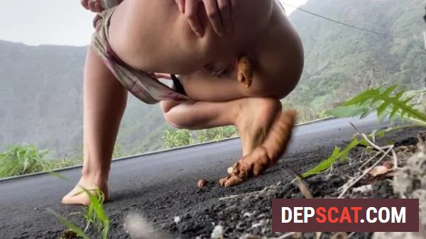 Outdoor Solo Defecation with VeganLinda in HD
