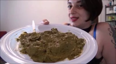 Morning Feeding with Mistress Roberta in Extreme Toilet Fetish