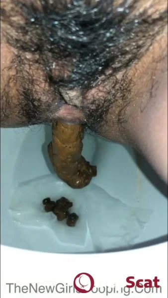 Solo Teasing with Brunette Efro Sabrina in Toilet Session