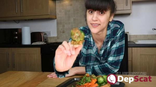 Sunday Dinner with Efro Ella: Solo Defecation in HD