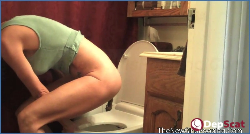 Josie Toilet Scat Play HD 720p