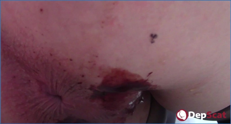 Evamarie88 Delivers Scat, Piss Action in FullHD 1080p