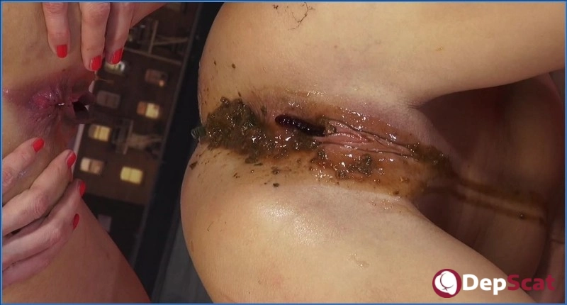 Download Azzurra Delivers Scat & Pissing Heat in HD 720p from DepScat