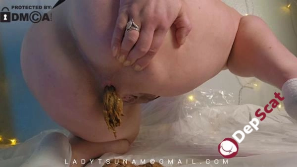 Download Lady Tsunam Solo Defecation Performance in FullHD 1080p DepScat.com