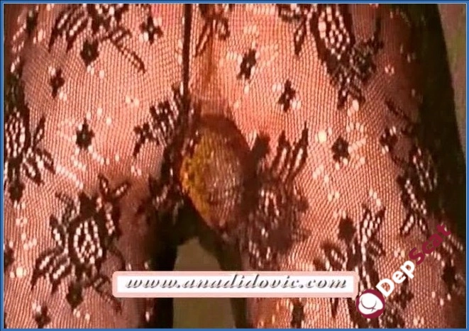 Download Exclusive Premium Netherlands: Ana Didovic and Santara in Intimate VoyeurPotty Scene from DepScat