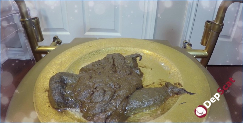 Blonde Goddess Scat POV in UltraHD 4K