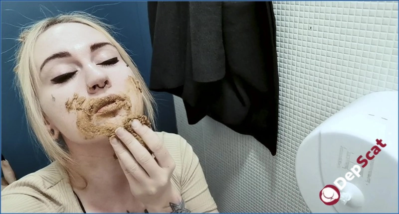 Public WC Fetish with Russian Mistress in FullHD