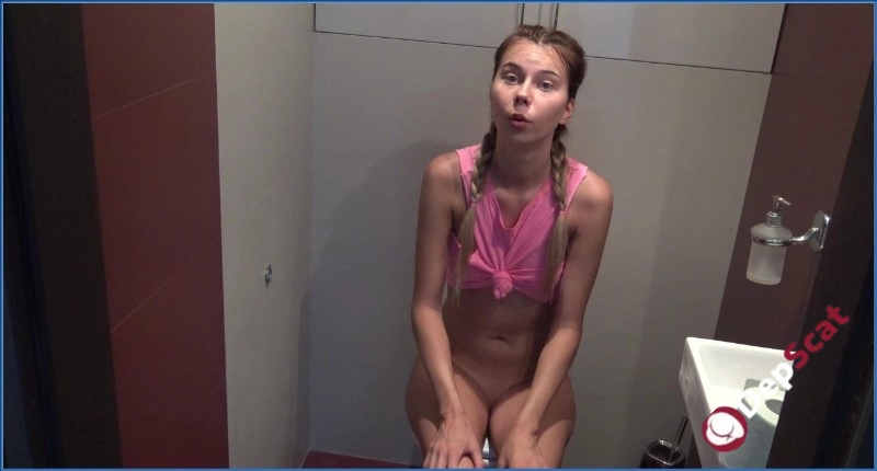 Intense Scat and Peeing Session in HD 720p