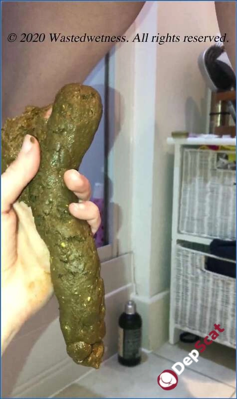 Wastedwetness gets down and dirty with a dildo in FullHD