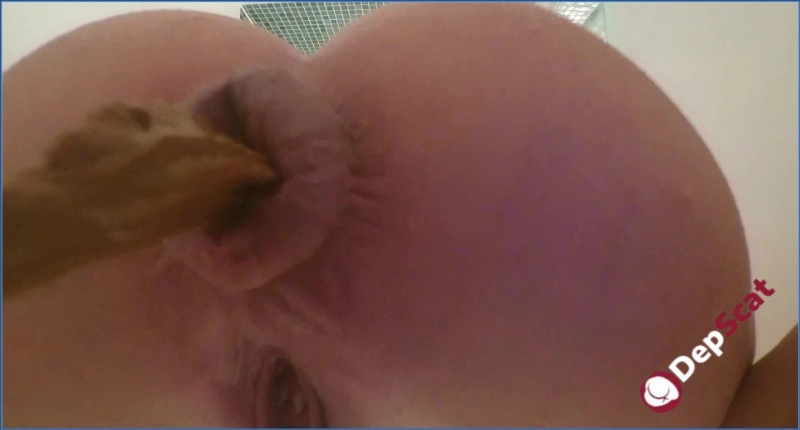 Sarah and Angie Unleash Wild Pissing and Farting Session in FullHD 1080p