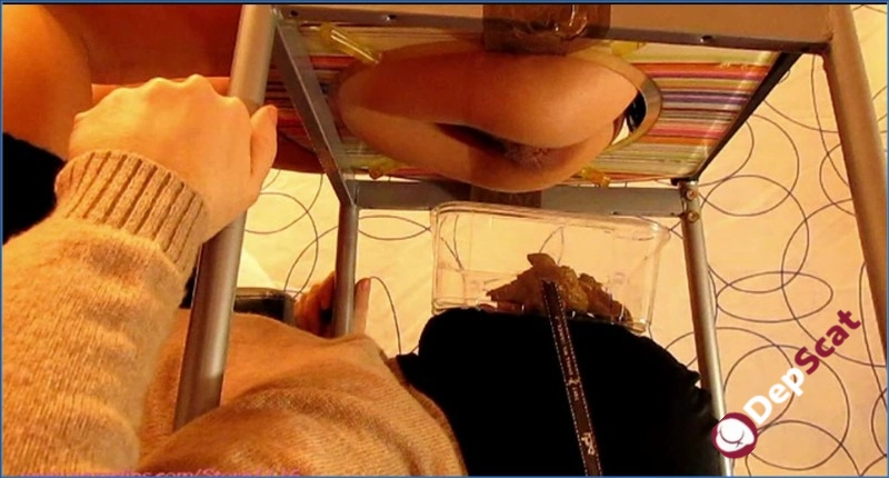 Teens Femdom Scat: My Friend Sara Shits on the Slave Too - FullHD