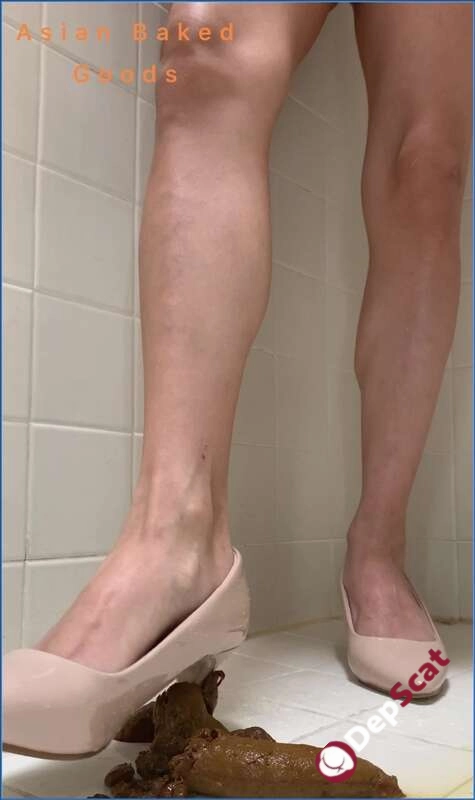 Marinayam19 Scat-Shop Exclusive: Nude Pumps Scat Smearing Scene