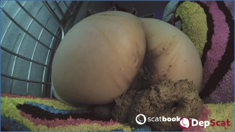 Sweet Betty's Scat Vid in FullHD