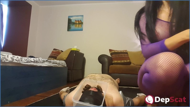 Download Mistress Antonella's Toilet Slave Farting Vid in HD from DepScat