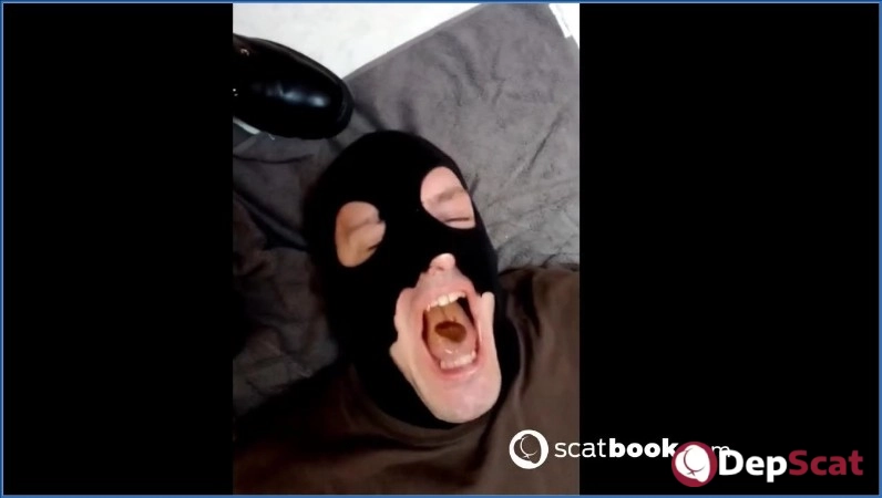 Mistress Luciana's German Femdom Pissing Vid in HD