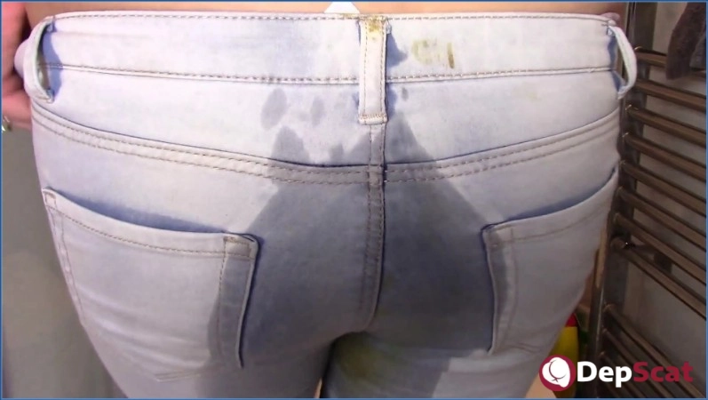 Intense Fart and Shart Fetish Session in FullHD 1080p