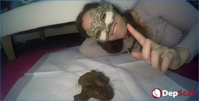 Luna Lain smears fetish fantasy in UltraHD 4K