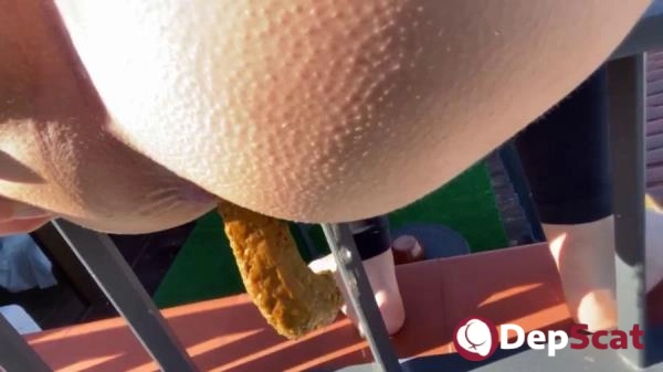 Rooftop Solo Desperation: Poop Fetish in HD 720p