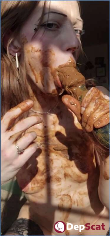 Download Femme Fatale of Feces - Scat, Piss - UltraHD 2K (2.9 GB) from DepScat