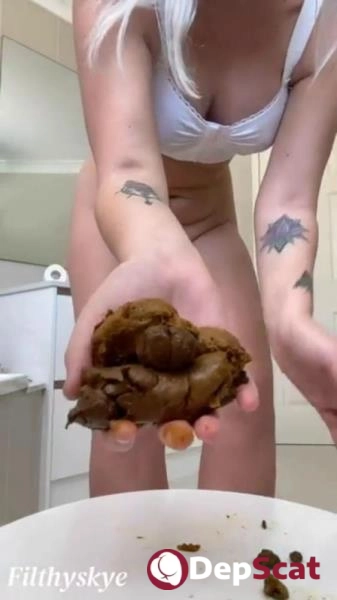 Filthy Skye Defecation Scene in SD Quality