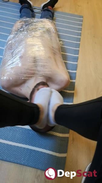 Pies Darkfans - Shit Humiliation in Spain SD/106 MB Extreme