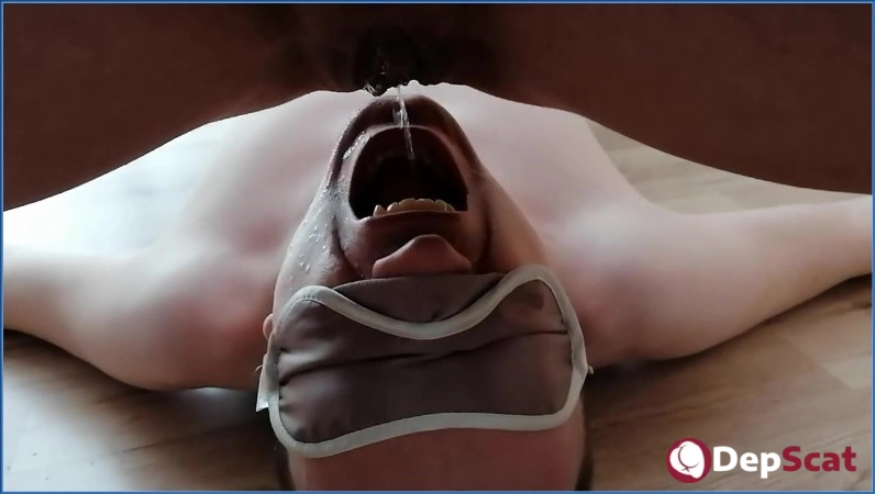 Piss bitch service-01 - Scat, Pissing - HD 720p (9.57 MB)