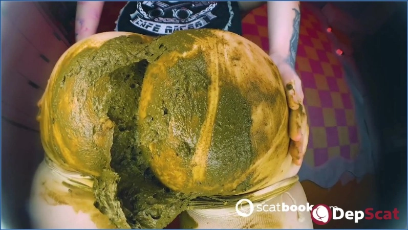 Download This warm pillow will cover your face! - Scat, Fisting - FullHD 1080p (156.81 MB) from DepScat