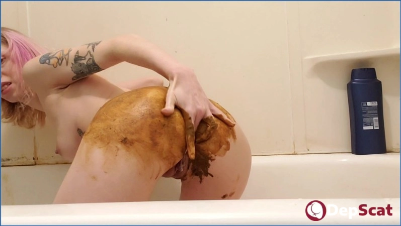 Brooklyn Babe Nails Solo Scat Play in HD